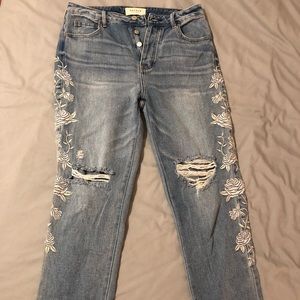 Never worn Pacsun mom jeans size 29.